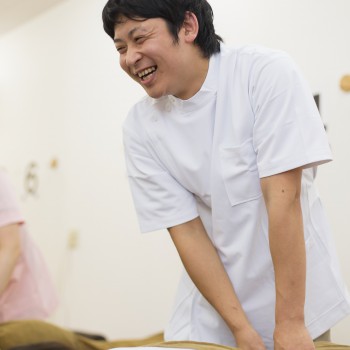 市川げんき整骨院　㈱クラシオン　施術3